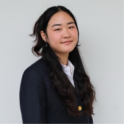 Headshot of Lana Min