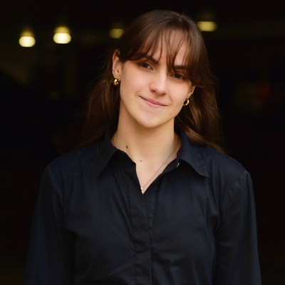 Headshot of Sophia Sznewajs